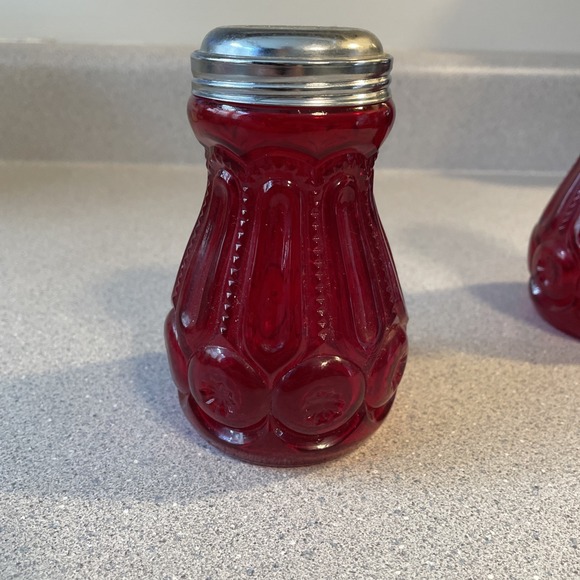 L.E. Smith Other - Vtg New LE Smith Moon and Star Ruby Red Glass Shaker for Red Pepper Cheese Sugar